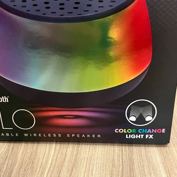 Bluetooth GLO Wireless Speaker. Portable, color changing, FM radio. Gift. NEW! - Picture 4 of 9